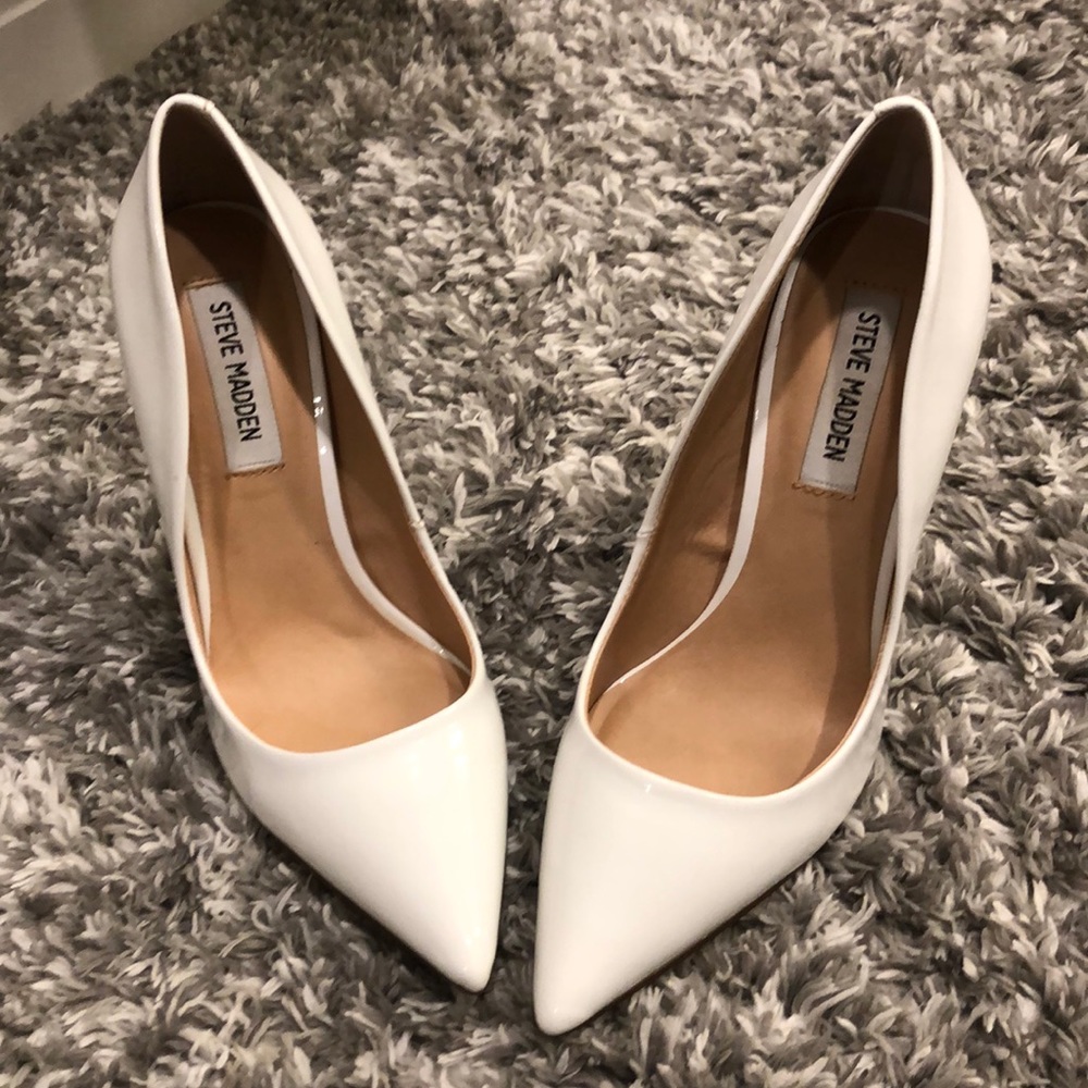 Steve Madden white pumps Daisie